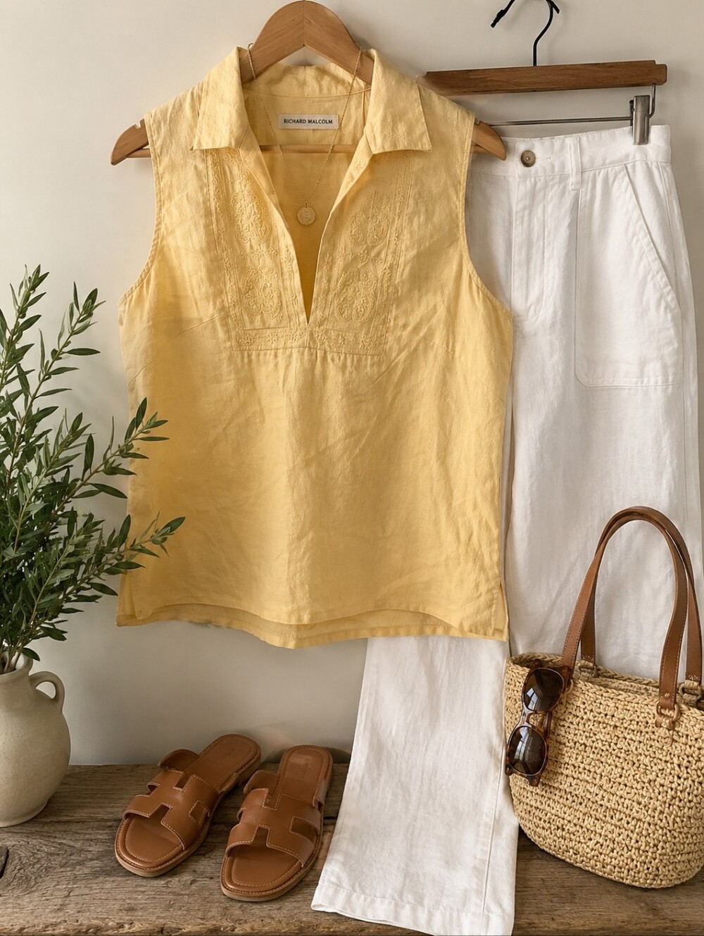 Richard Malcolm 100% Irish Linen Embroidered Sleeveless Top – Size XL